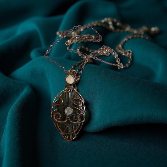 Large Black Tourmaline wire wrapped in copper w evil eye & crystal - Picture 5 of 5